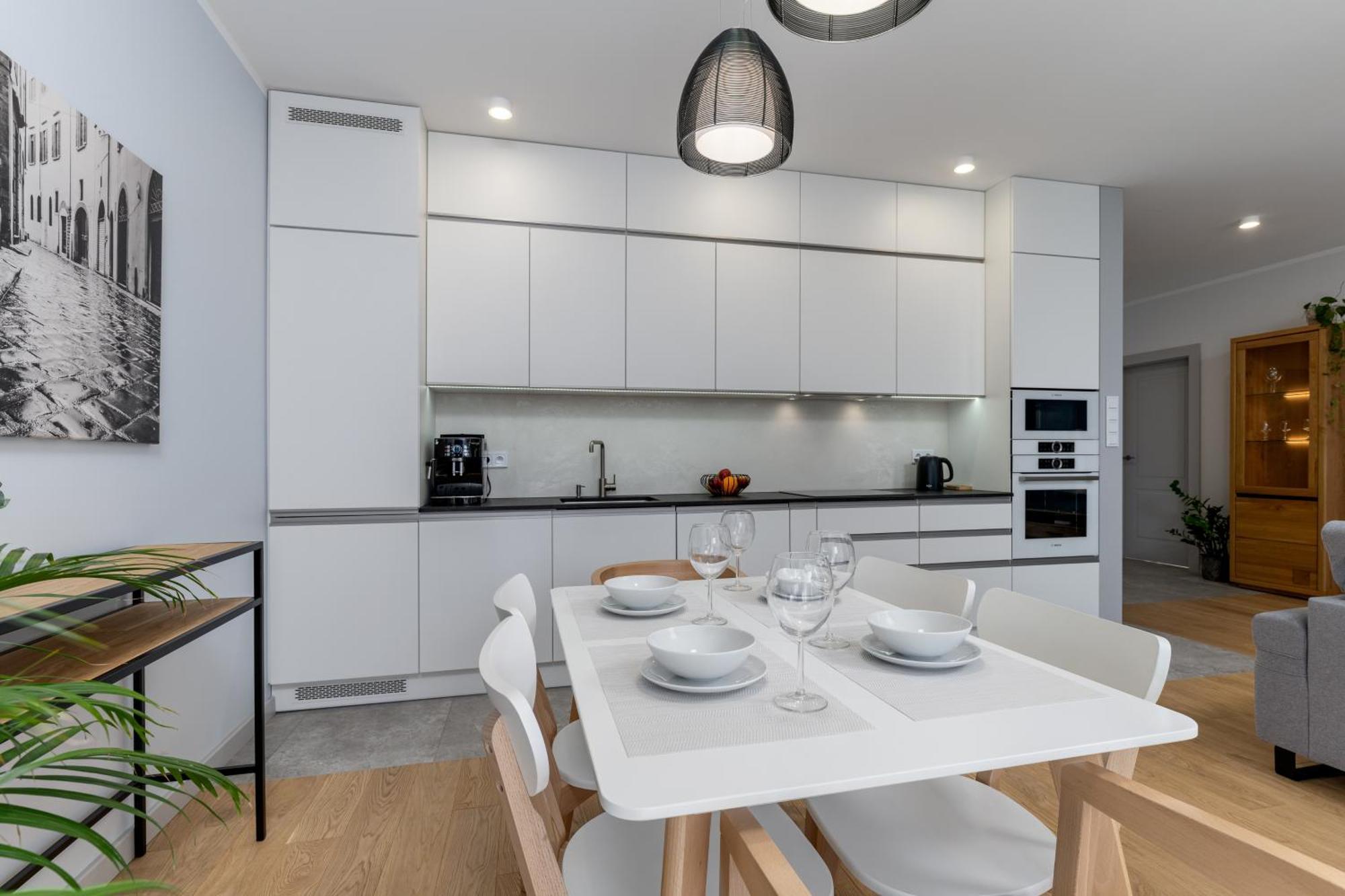 Br12 Premium Apartments , Garaz Bielsko-Biała Exteriör bild